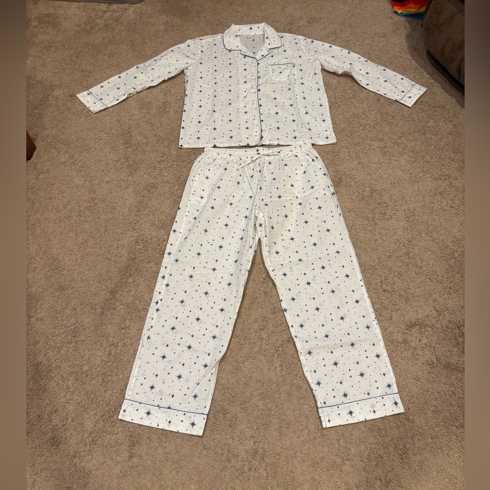 dear georgie Women’s White and Blue Star Pajamas Set (Size: Large)